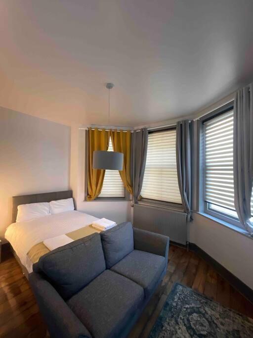 1 Comfortable Studio Apartment Brighton Bagian luar foto