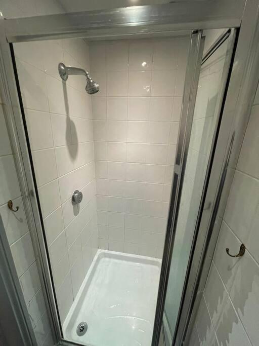 1 Comfortable Studio Apartment Brighton Bagian luar foto