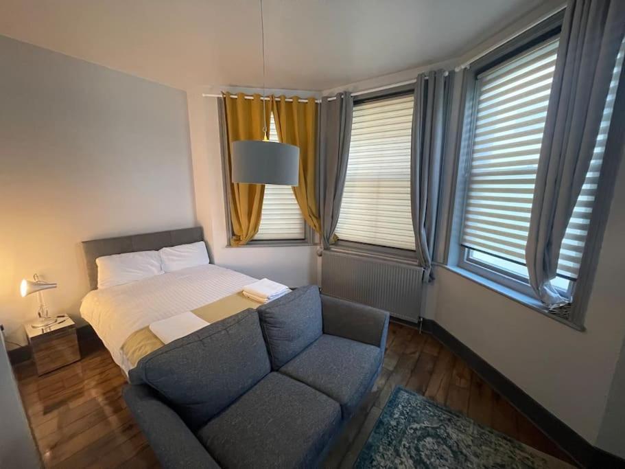 1 Comfortable Studio Apartment Brighton Bagian luar foto
