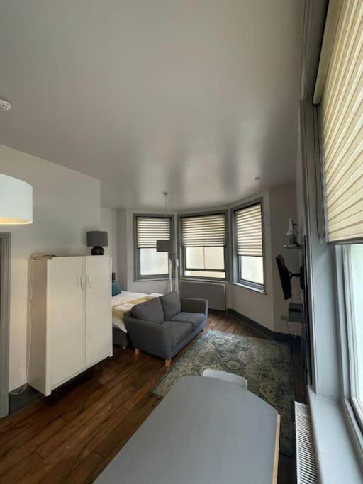1 Comfortable Studio Apartment Brighton Bagian luar foto