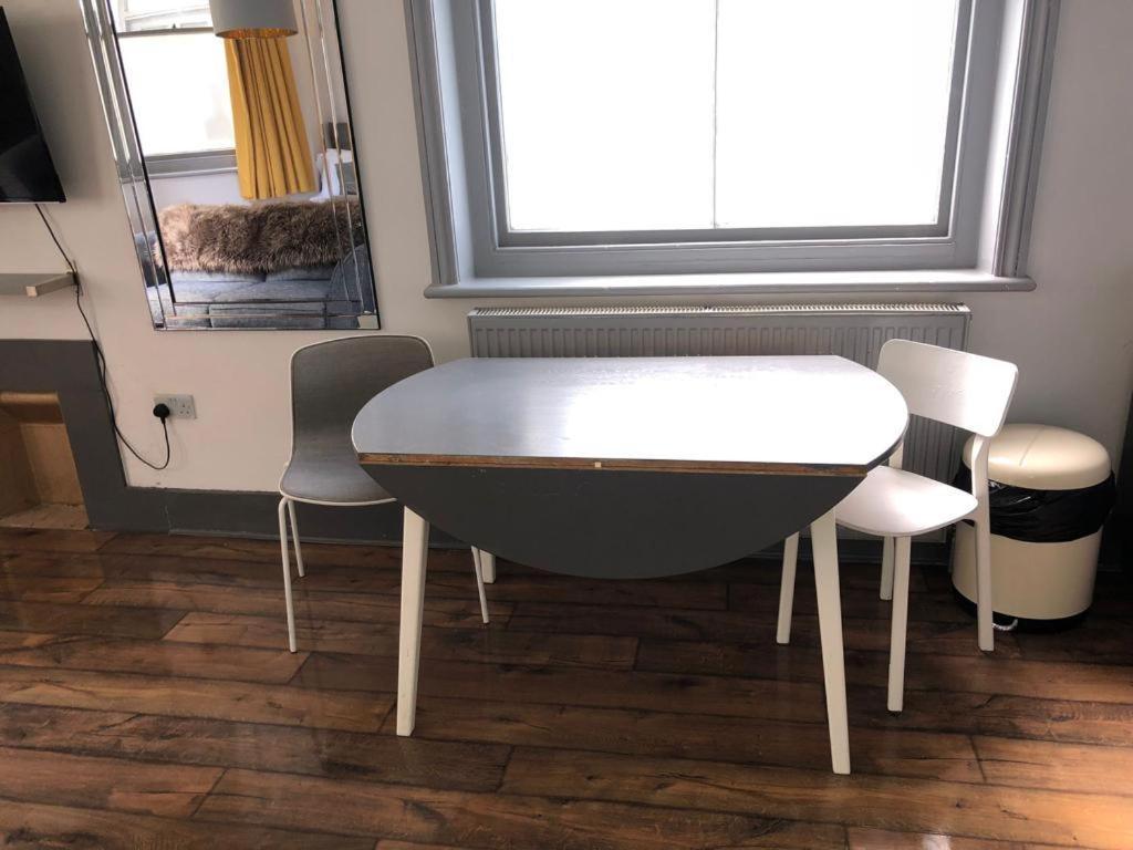 1 Comfortable Studio Apartment Brighton Bagian luar foto