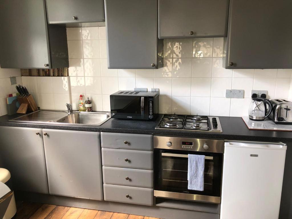 1 Comfortable Studio Apartment Brighton Bagian luar foto