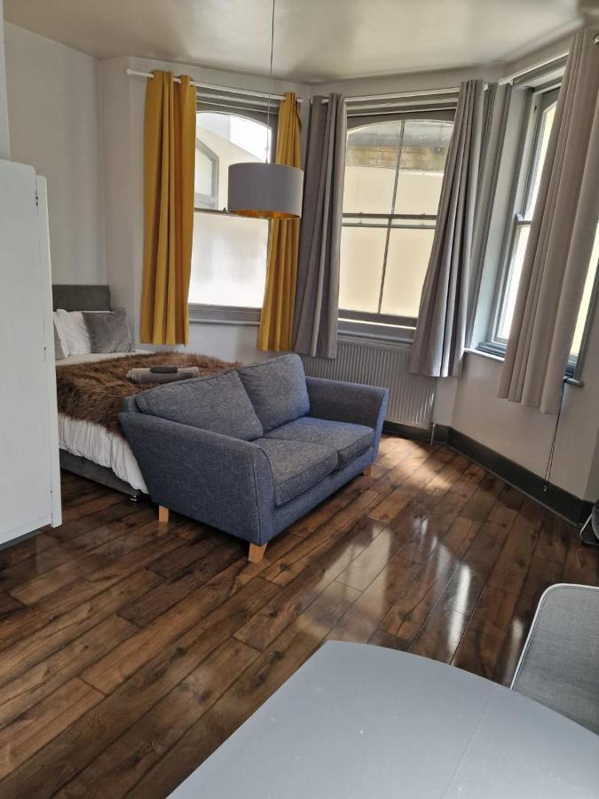 1 Comfortable Studio Apartment Brighton Bagian luar foto